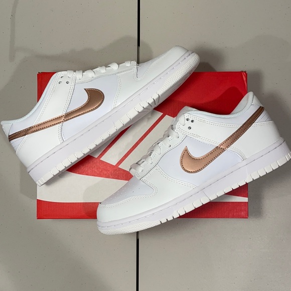 Nike Dunk Low White Rose Gold Nike Dunk Low Retro SE Trainers In